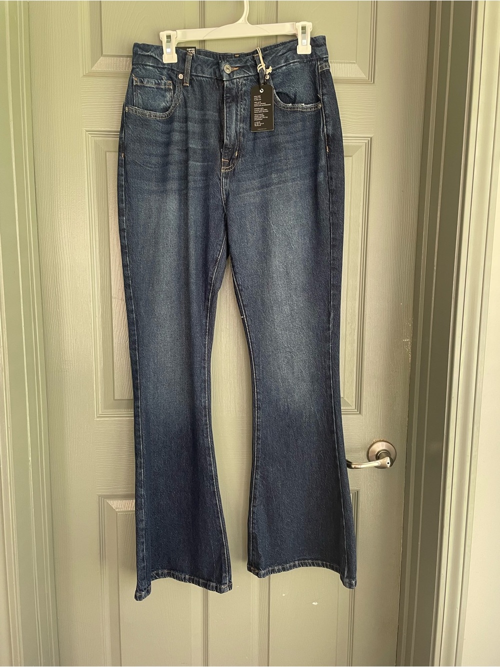 Forever 21 NWT Medium Blue Flare Jeans High Rise Plus Size Curvy Sz 30